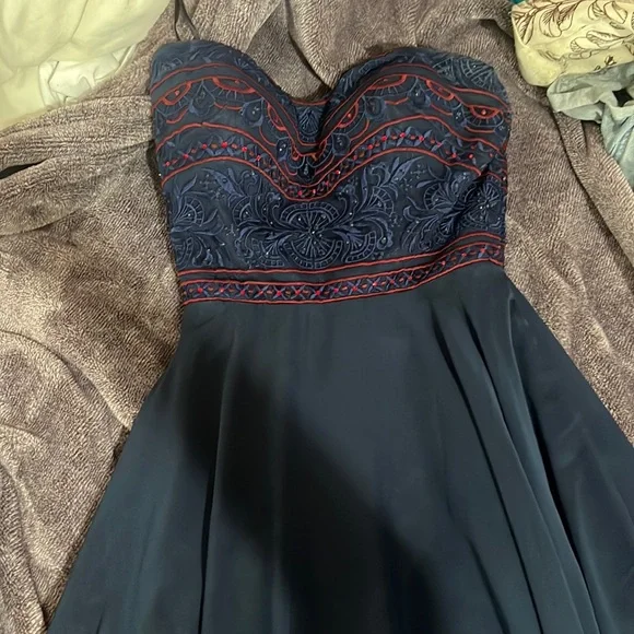 Prom dress - Picture 1 of 1